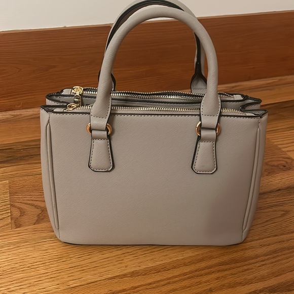 Light grey purse with gold hardware! - Picture 2 of 5